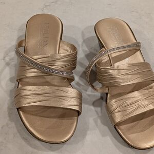Italian Shoemakers Gold Women's Sandals Size 7 New No Tag